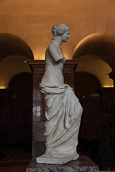 维纳斯雕塑复原图图片