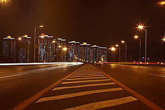 城市道路夜景