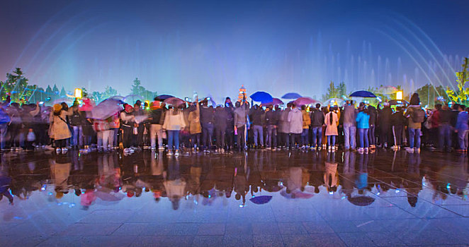 西安大雁塔广场拍到的夜景