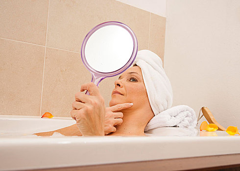 女人,沐浴,看,脸,镜子