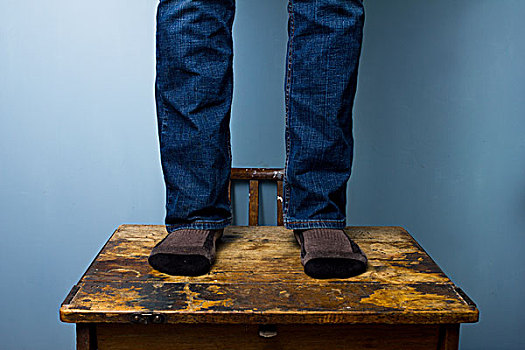 脚,一个,男人,站立,书桌