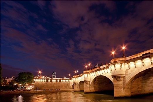 巴黎新桥,夜晚