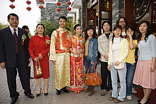 新婚夫妇,衣服,传统,中国人,站立,家庭,合影