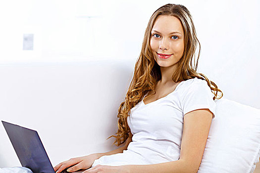 年轻,女人,头像,坐,笔记本电脑