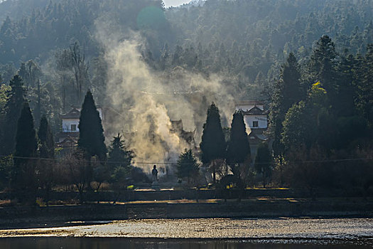 树,蓝,背景,池塘,倒影,烟,枯枝,寺庙,太阳,阳光,水,岸,淤泥,泥潭,村庄,山岗