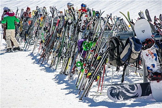 滑雪装备,滑雪胜地