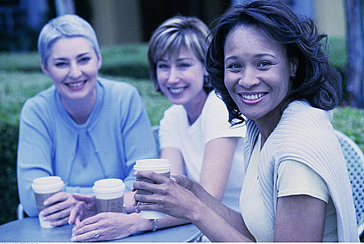 肖像,三个女人,咖啡杯,户外