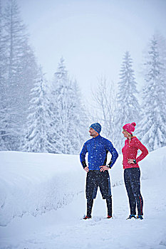 女性,男性,跑步,看,下雪,大雪,瑞士