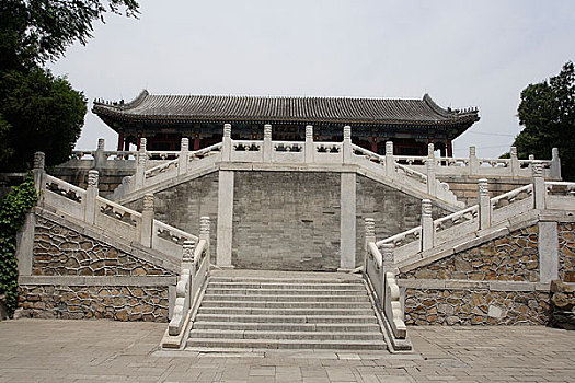 北京颐和园里的古代建筑