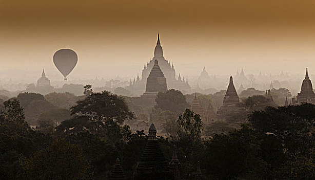 热气球,雾色天空,蒲甘,缅甸