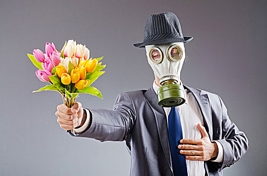 商务人士,防毒面具,花