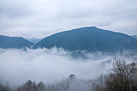 湖北巴东大支坪河谷云海