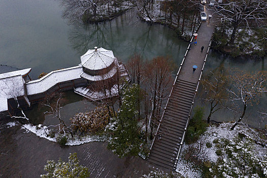 浙江省杭州市西湖茅家埠杨公堤雪景航拍