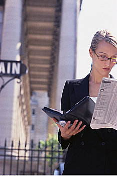 职业女性,时间表,报纸