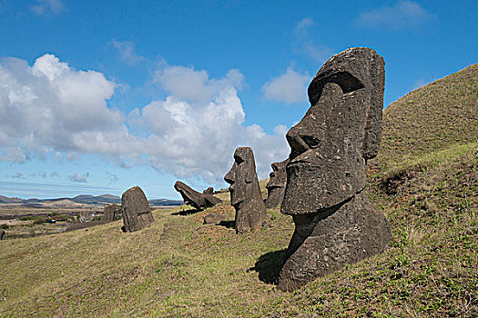 智利,复活节岛,拉帕努伊,拉帕努伊国家公园,古迹,拉诺拉拉库采石场,采石场,火山,山坡,雕刻