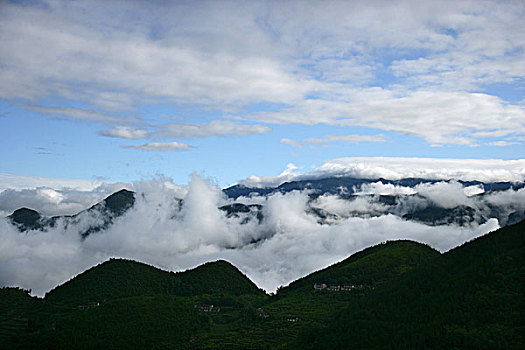 巫溪云台山清晨雨过天晴的云雾