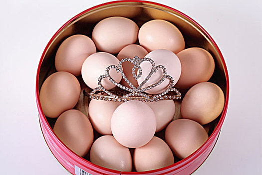 一盒鸡蛋和皇冠