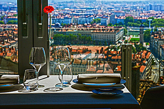 桌子,窗,玻璃,栏杆,风景,城市