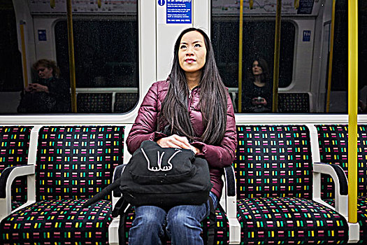 年轻,日本人,女人,地铁,伦敦