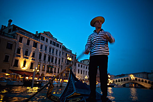 平底船船夫,划船,小船,运河,夜晚,威尼斯,意大利