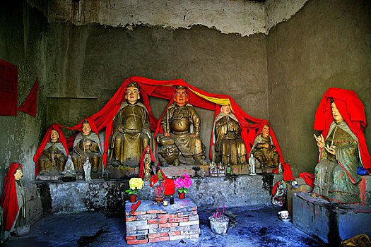 重庆渝北多功城内的翠云寺的佛像