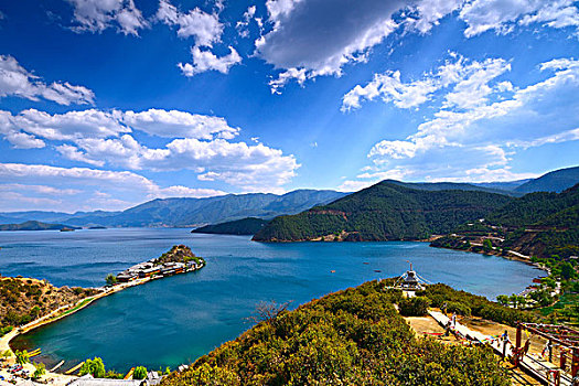 瀘沽湖心形美景