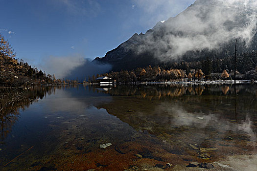 毕棚沟四姑娘山的背景