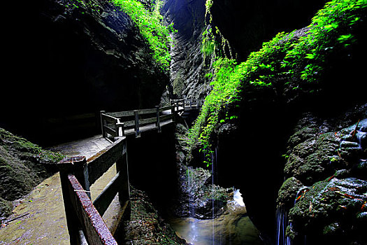 武隆龙水峡地缝