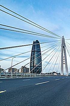 宁波外滩大桥与财富中心