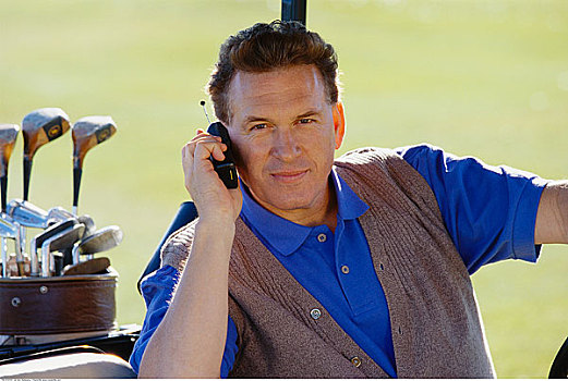 坐,高尔夫球车,手机
