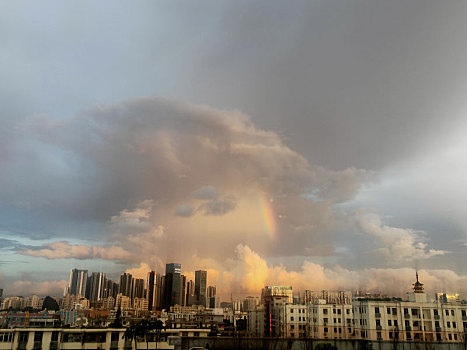 雨后彩虹