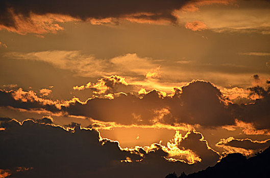乌蒙山,火烧云,蔚为壮观,傍晚,日落,景观,绚烂迷人,天空,云,太阳