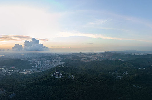 清晨时分的惠州高榜山景区航拍风光