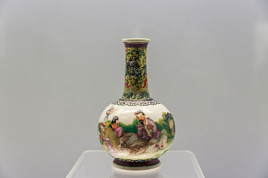 上海博物馆藏清乾隆珐琅彩人物图瓶
