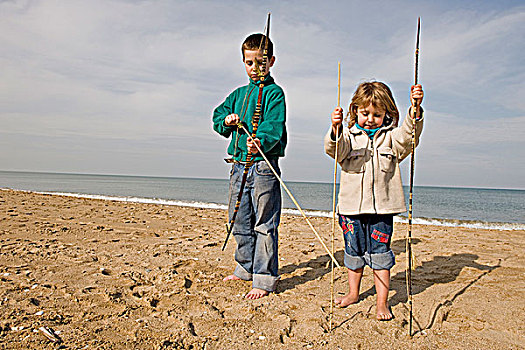 两个孩子,玩,海滩