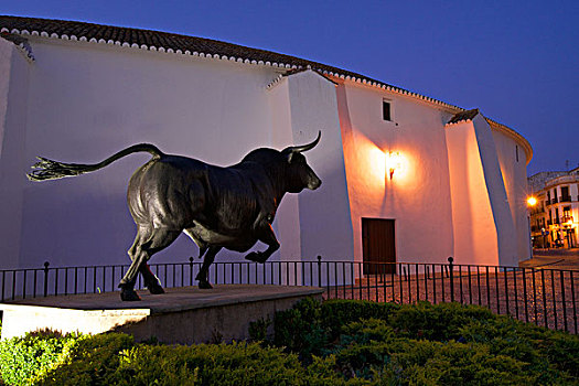 公牛,雕塑,正面,斗牛场,广场,隆达,哥斯达黎加,安达卢西亚,西班牙,欧洲