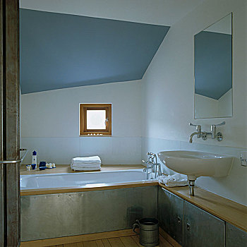 阁楼,浴室,蓝色,天花板,盥洗池,金属
