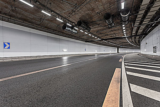 地下通道modernhighwaytunnelunderpass