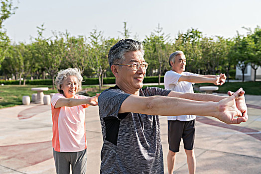 老年夫妻健康运动