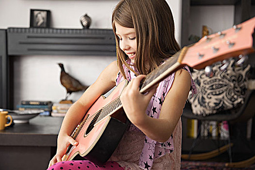 女孩,演奏,木吉他,在家
