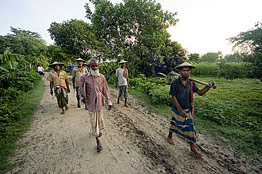 乡村,农民,走,泥,道路,孟加拉,六月,2007年