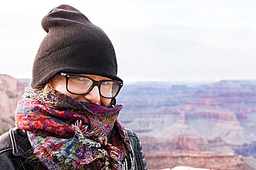 女人,戴着,帽子,围巾,大峡谷,亚利桑那,美国