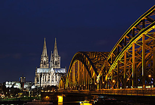 霍恩佐伦大桥,科隆大教堂,黄昏,科隆,北莱茵威斯特伐利亚,德国,欧洲
