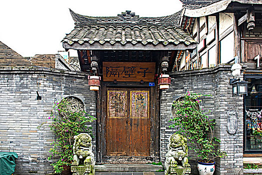 中国式的门与宅院