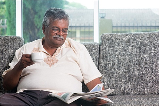 印度,老人,喝咖啡,读,报纸