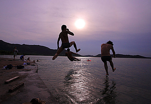 东钱湖,游泳,跳水,夏天