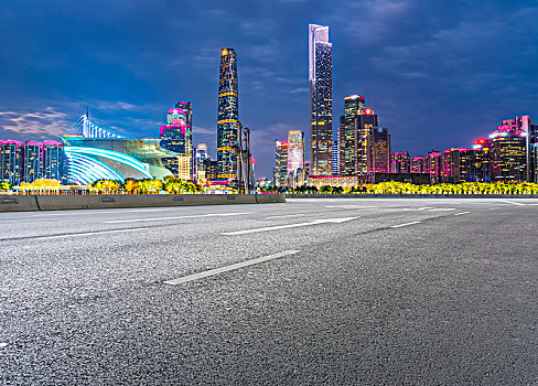 城市广场道路和广州建筑夜景