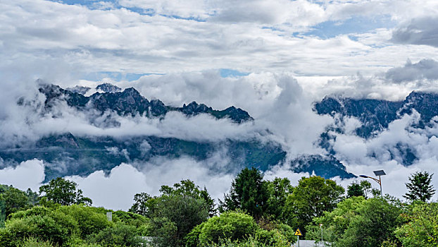 甘南拉尕山风光