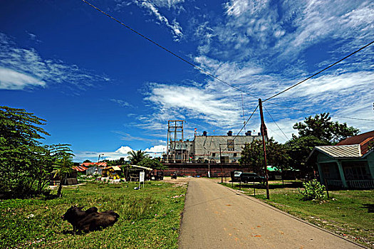 indonesia,sumatra,banda,aceh,old,electricity,cargo,ship,found,in,the,middle,of,city,after,2004,devastating,tsunami