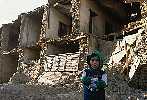 小孩,正面,建筑,损坏,战争,街道,靠近,喀布尔,阿富汗